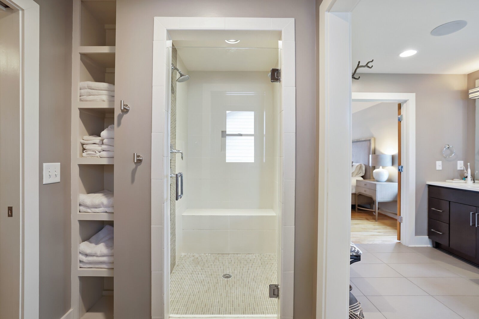 Nashville, Tennessee, 37206, United States, 4 Bedrooms Bedrooms, ,3 BathroomsBathrooms,Residential,Active,1969649