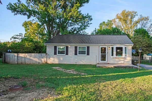 324 WAYSIDE DR, HOPKINSVILLE, KY 42240 - Image 1