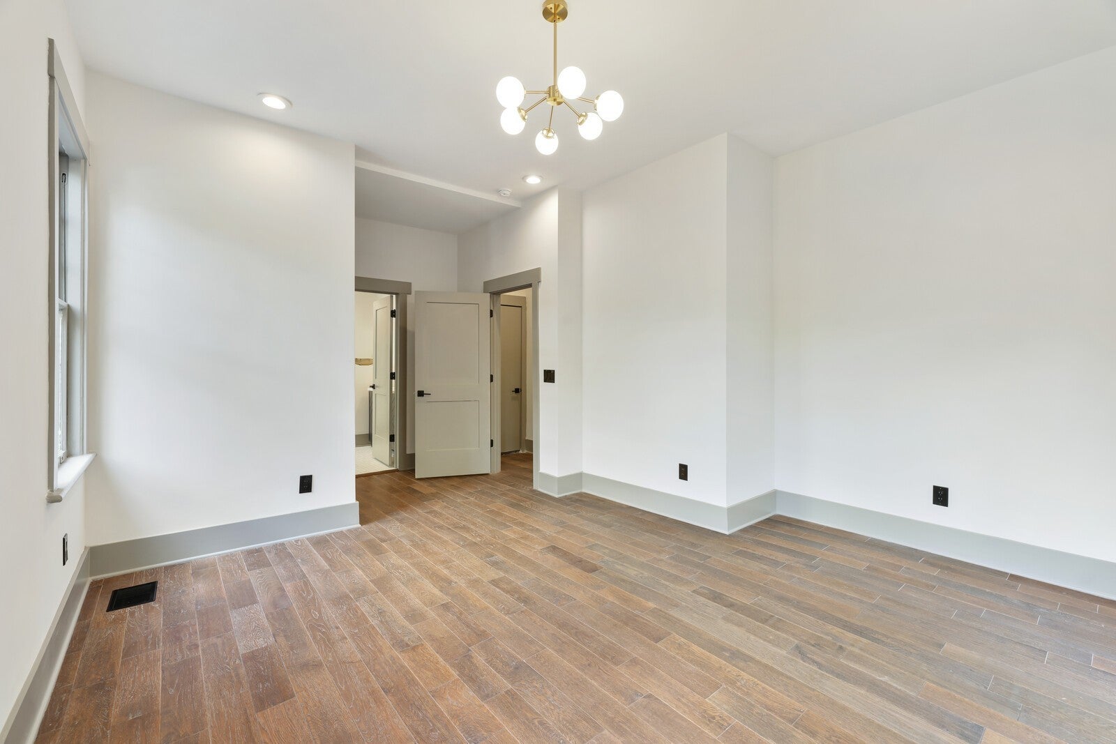 Nashville, Tennessee, 37206, United States, 4 Bedrooms Bedrooms, ,4 BathroomsBathrooms,Residential,Active,1953279