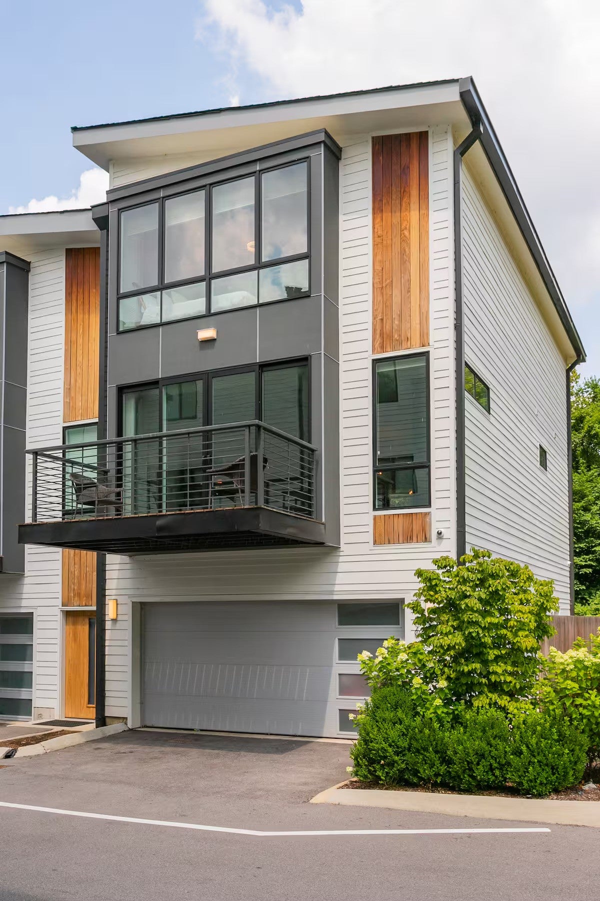 Nashville, Tennessee, 37208, United States, 7 Bedrooms Bedrooms, ,7 BathroomsBathrooms,Residential,Active,1997582