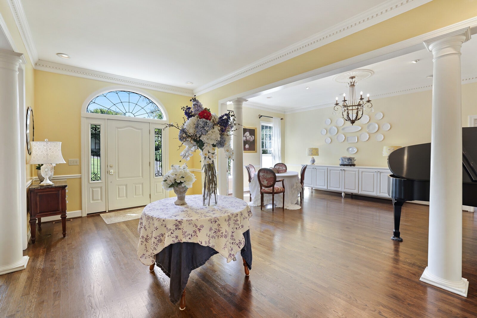 Nashville, Tennessee, 37205, United States, 4 Bedrooms Bedrooms, ,4 BathroomsBathrooms,Residential,Active,1953261