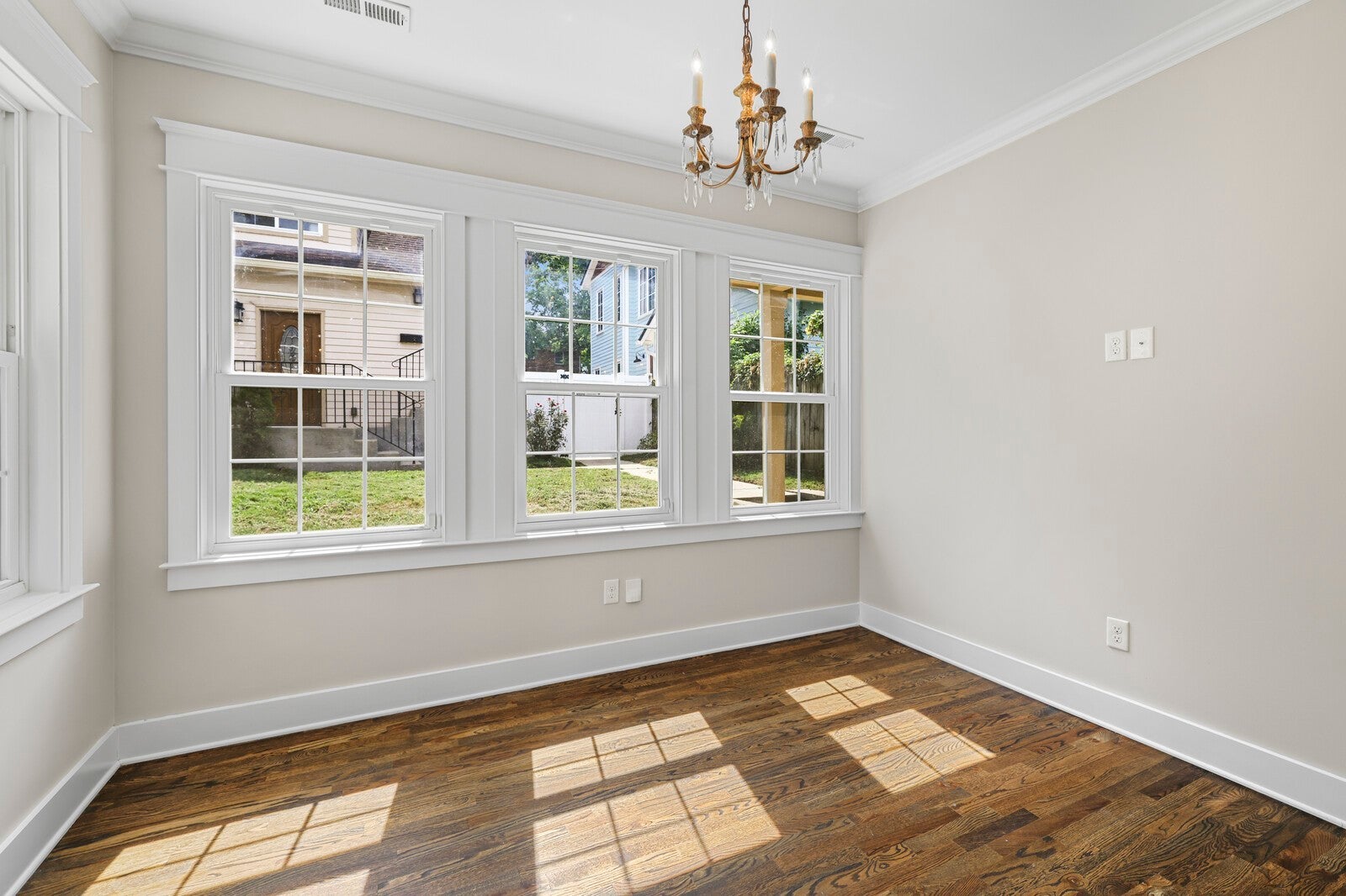 Nashville, Tennessee, 37212, United States, 4 Bedrooms Bedrooms, ,4 BathroomsBathrooms,Residential,Active,1999175