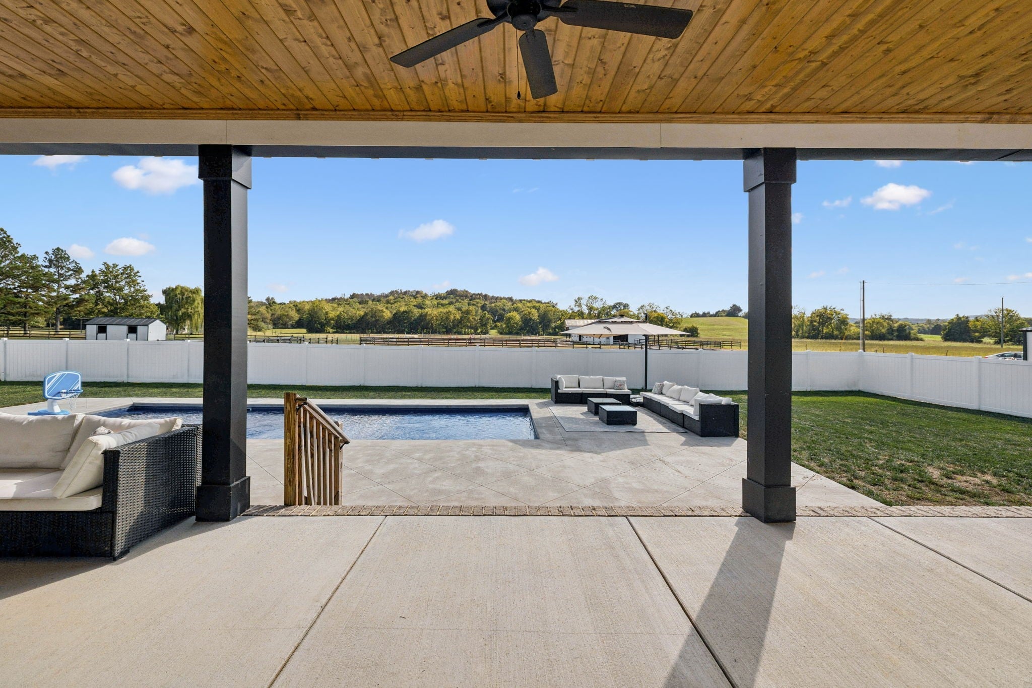 Lebanon, Tennessee, 37090, United States, 3 Bedrooms Bedrooms, ,4 BathroomsBathrooms,Residential,Active,2006888