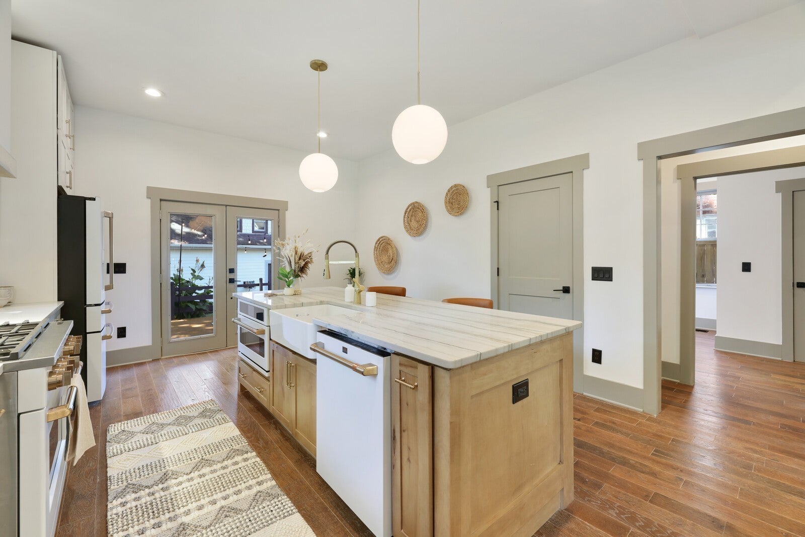 Nashville, Tennessee, 37206, United States, 4 Bedrooms Bedrooms, ,4 BathroomsBathrooms,Residential,Active,2007628