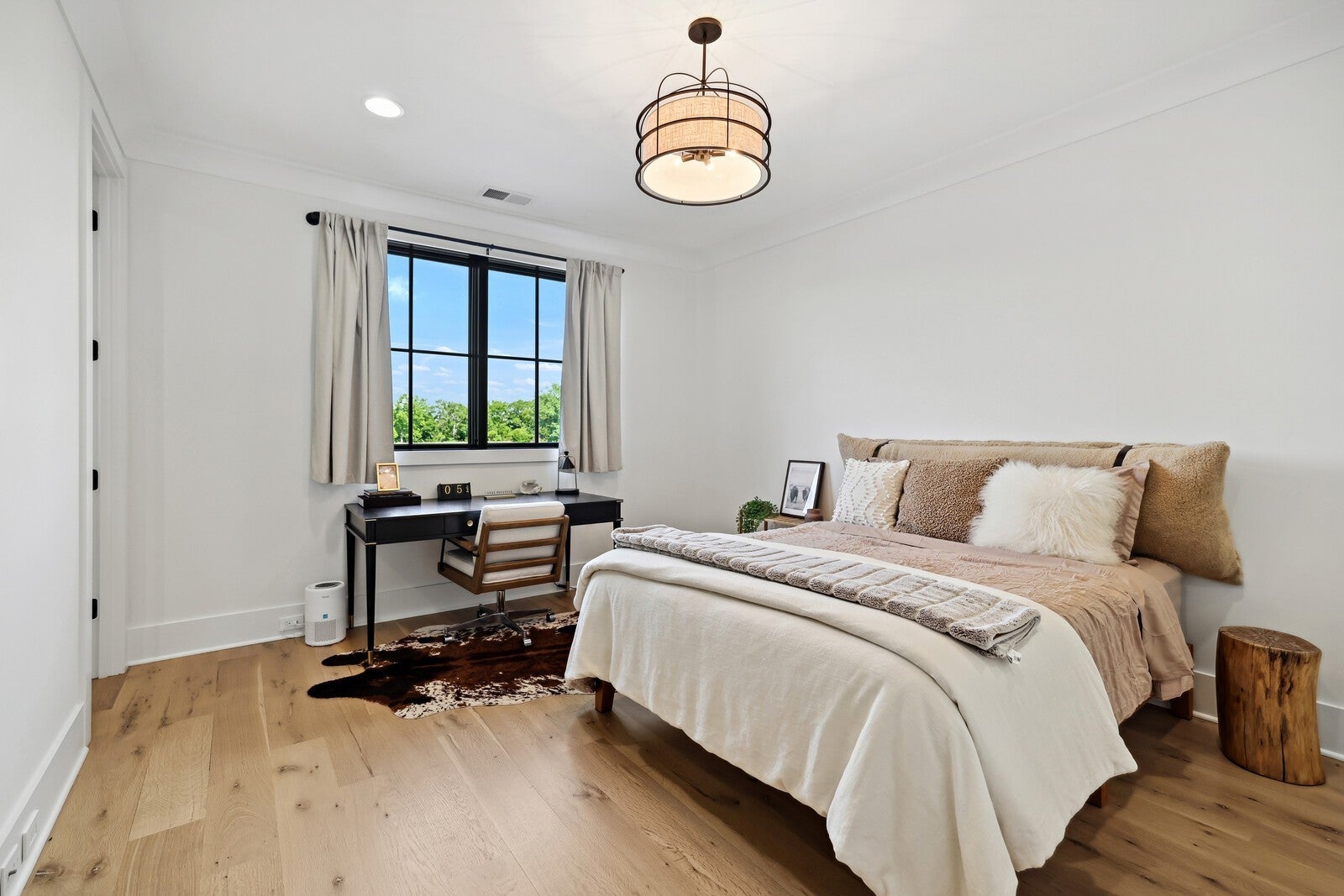 Franklin, Tennessee, 37067, United States, 5 Bedrooms Bedrooms, ,6 BathroomsBathrooms,Residential,Active,2009381