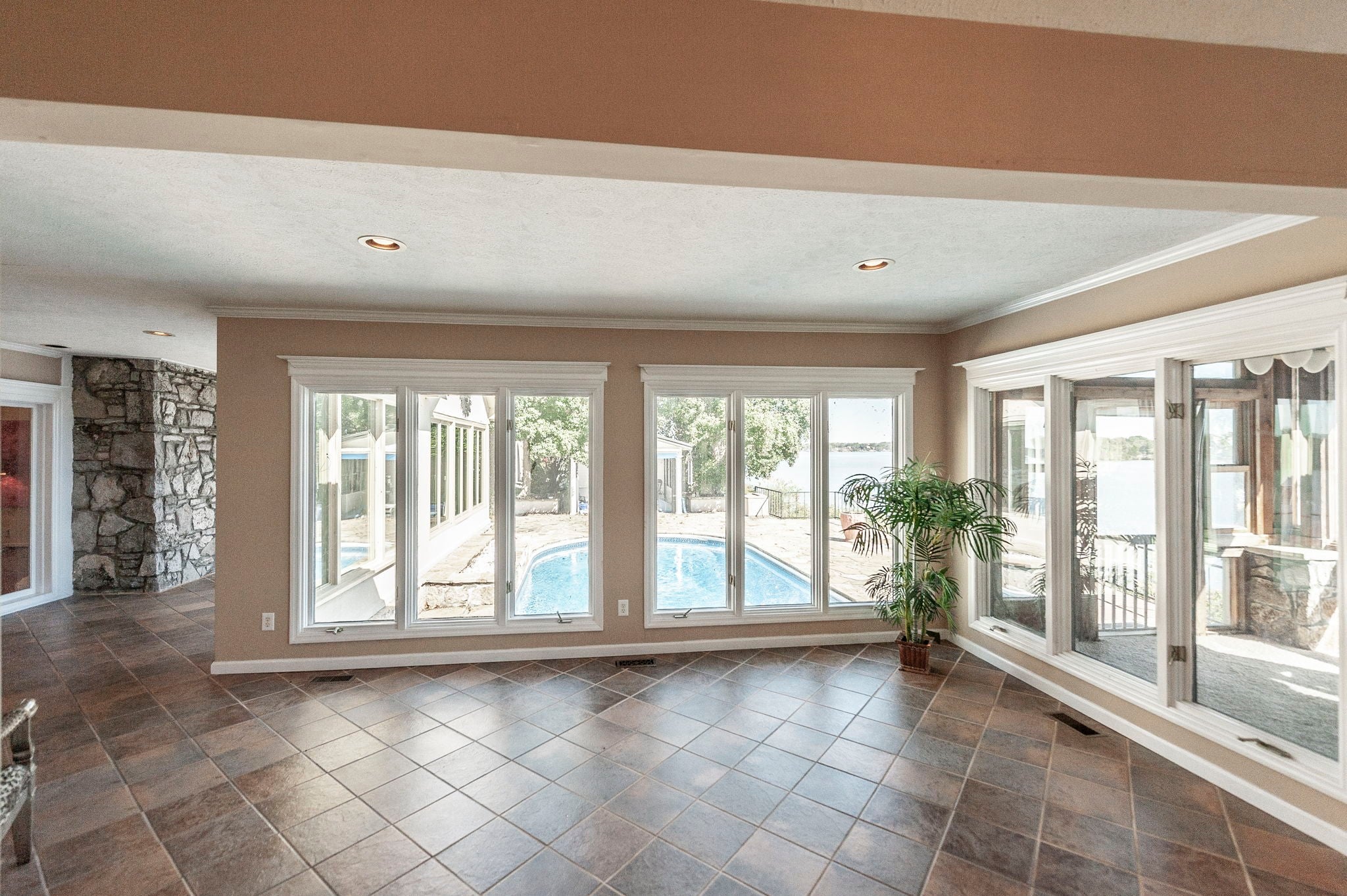 Hendersonville, Tennessee, 37075, United States, 4 Bedrooms Bedrooms, ,4 BathroomsBathrooms,Residential,Active,1959950