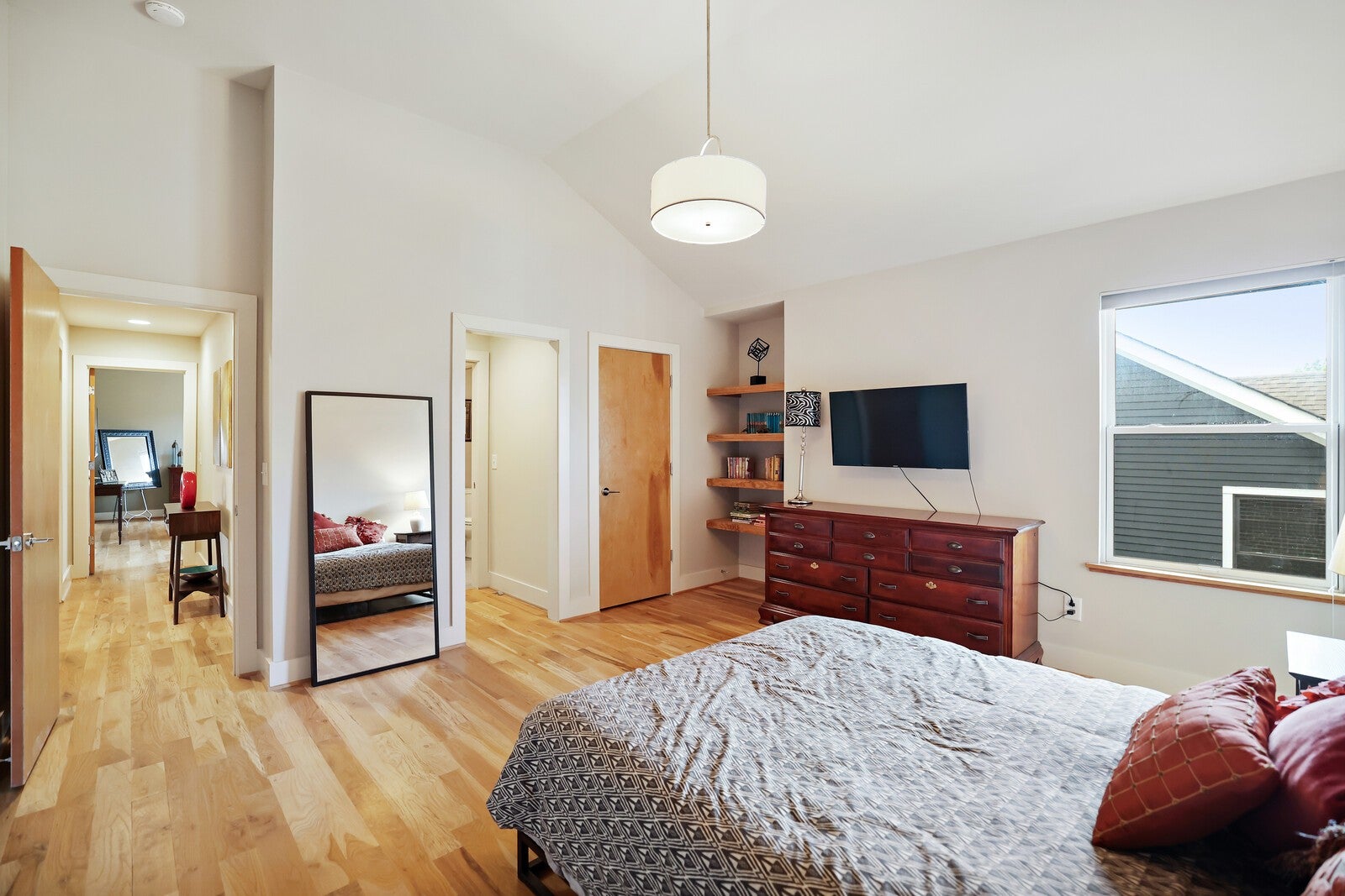 Nashville, Tennessee, 37206, United States, 4 Bedrooms Bedrooms, ,3 BathroomsBathrooms,Residential,Active,1969649