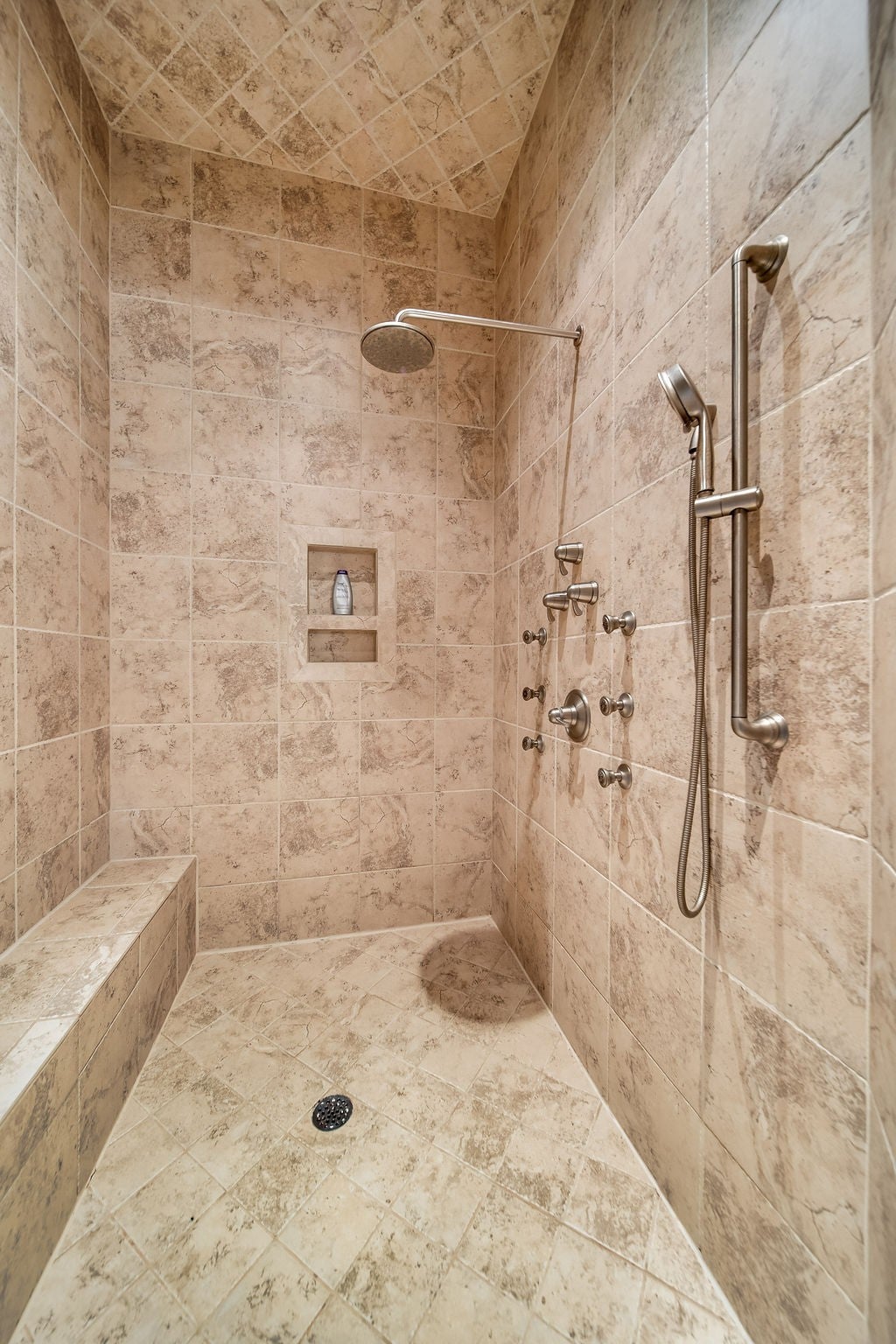 Hendersonville, Tennessee, 37075, United States, 4 Bedrooms Bedrooms, ,4 BathroomsBathrooms,Residential,Active,1936380