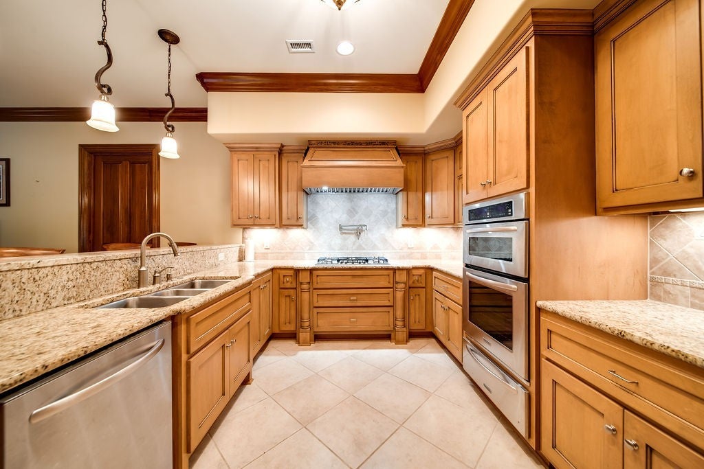 Hendersonville, Tennessee, 37075, United States, 4 Bedrooms Bedrooms, ,4 BathroomsBathrooms,Residential,Active,1936380