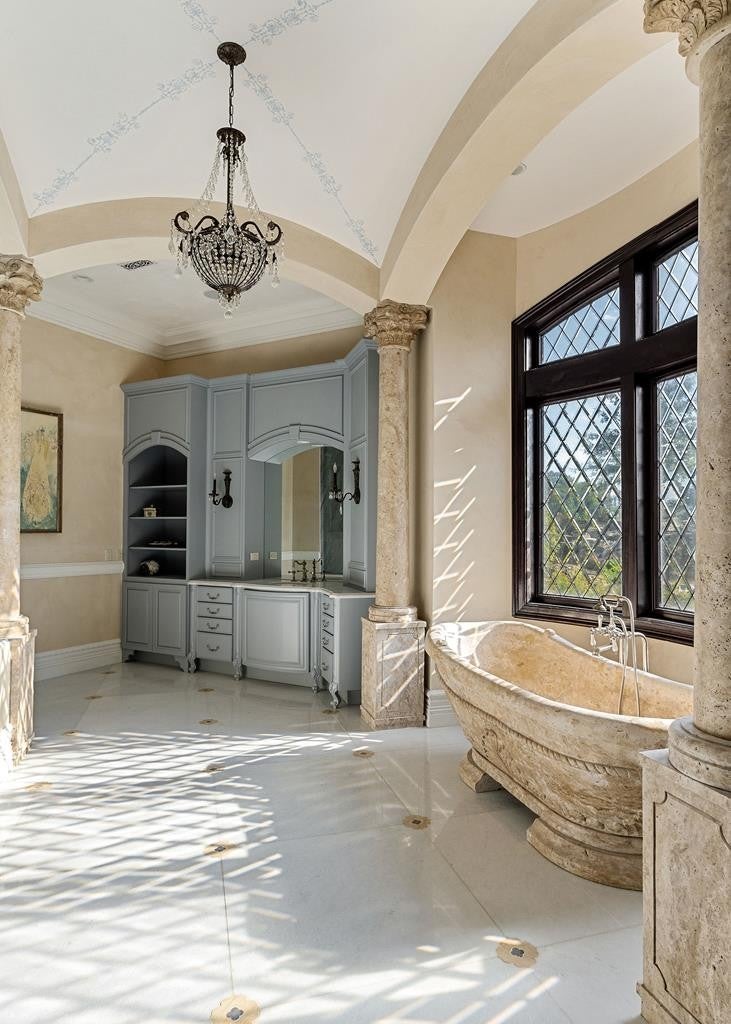 Smithville, Tennessee, 37166, United States, ,7 BathroomsBathrooms,Residential,Active,1769789