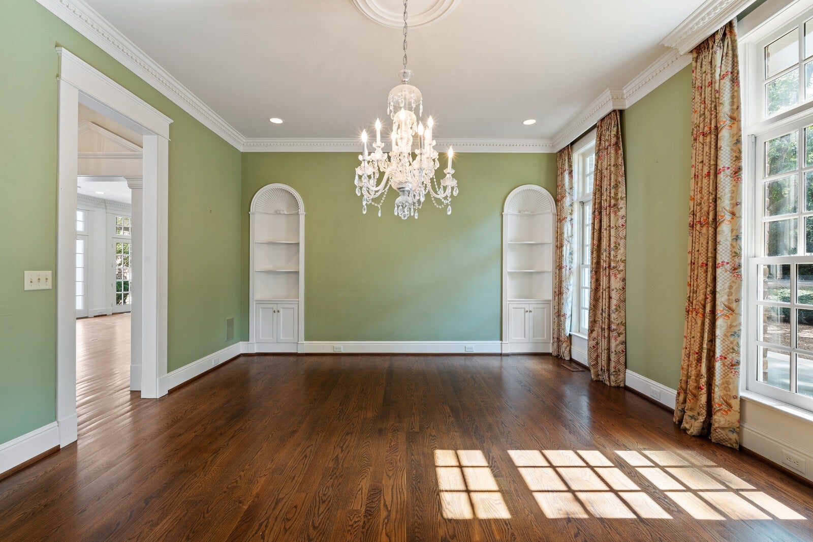 Nashville, Tennessee, 37205, United States, 5 Bedrooms Bedrooms, ,7 BathroomsBathrooms,Residential,Active,1965991