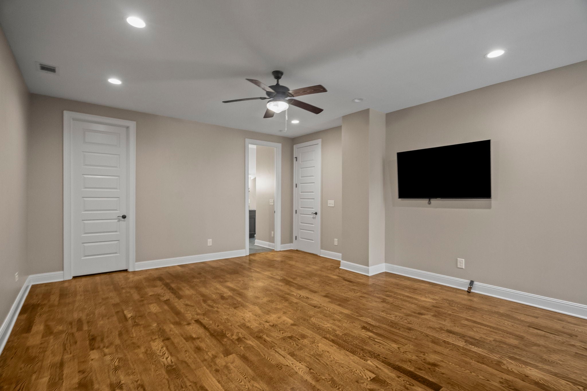 Cross Plains, Tennessee, 37049, United States, 5 Bedrooms Bedrooms, ,6 BathroomsBathrooms,Residential,Active,1919379