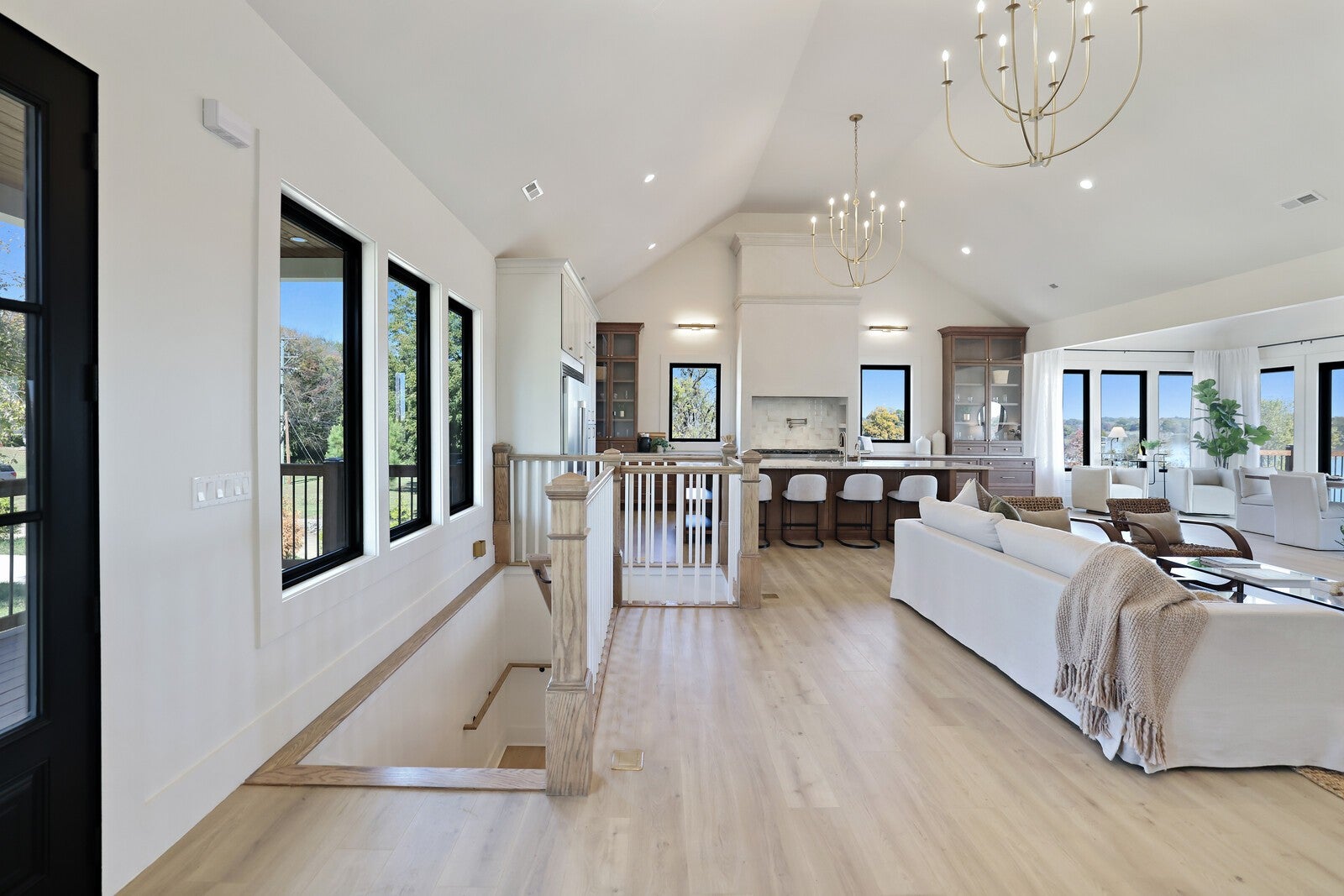 Hendersonville, Tennessee, 37075, United States, 5 Bedrooms Bedrooms, ,5 BathroomsBathrooms,Residential,Active,1988446