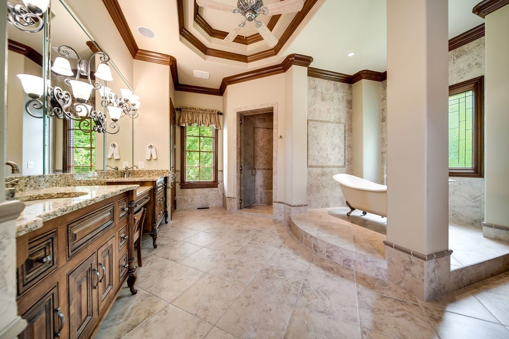 Hendersonville, Tennessee, 37075, United States, 4 Bedrooms Bedrooms, ,4 BathroomsBathrooms,Residential,Active,1936380