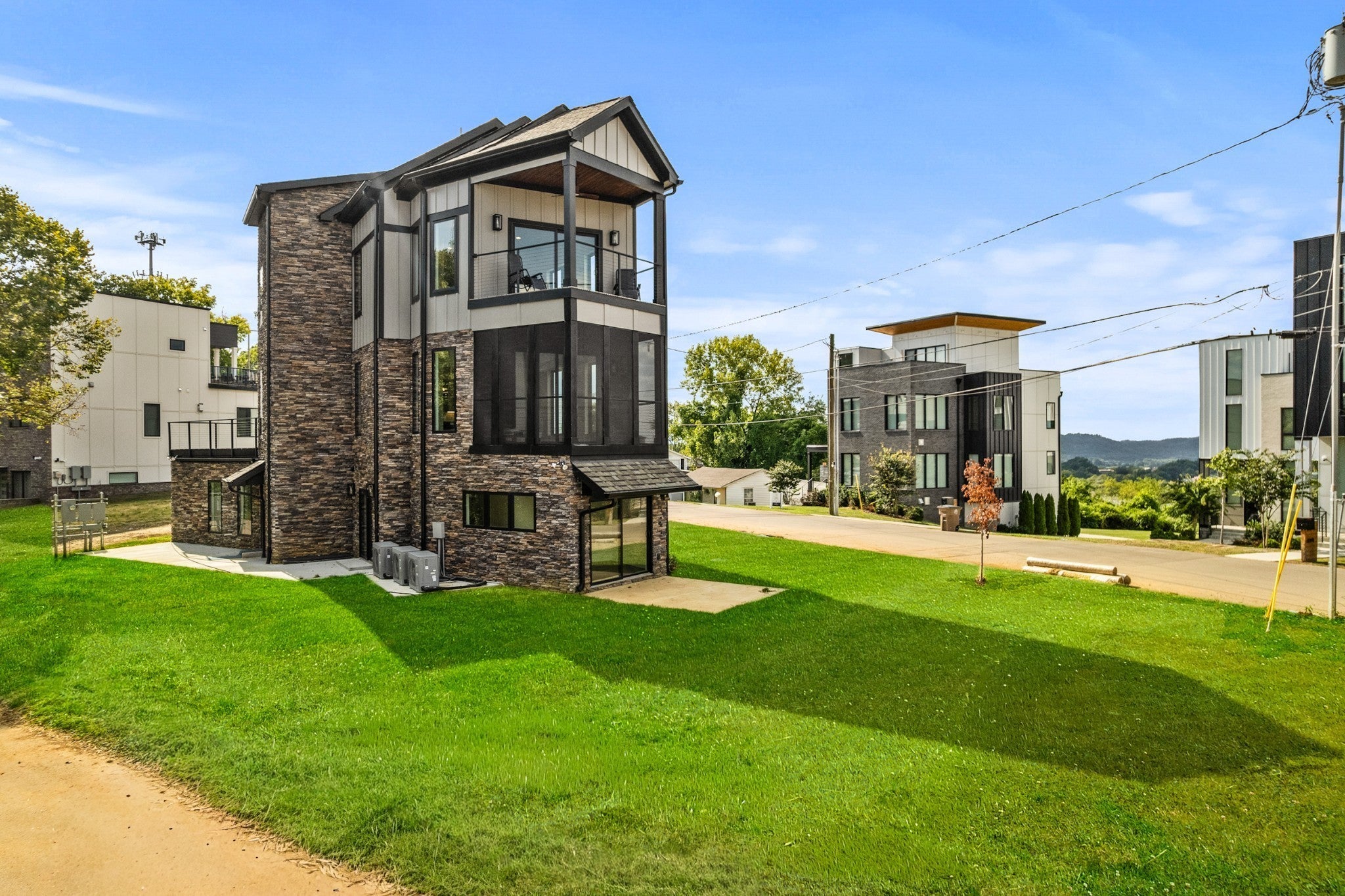 Nashville, Tennessee, 37209, United States, 4 Bedrooms Bedrooms, ,5 BathroomsBathrooms,Residential,Active,2007985