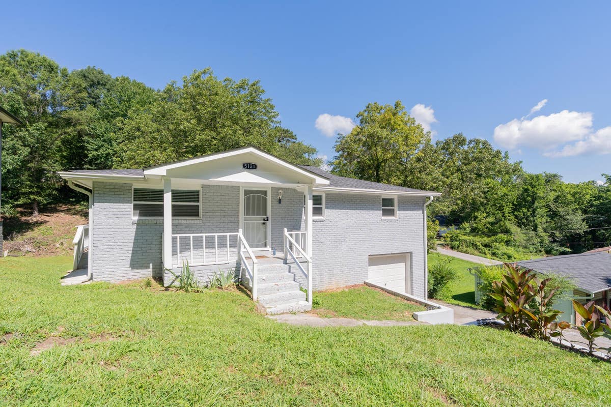 5121 ROTARY DR, CHATTANOOGA, TN 37416 RE/MAX