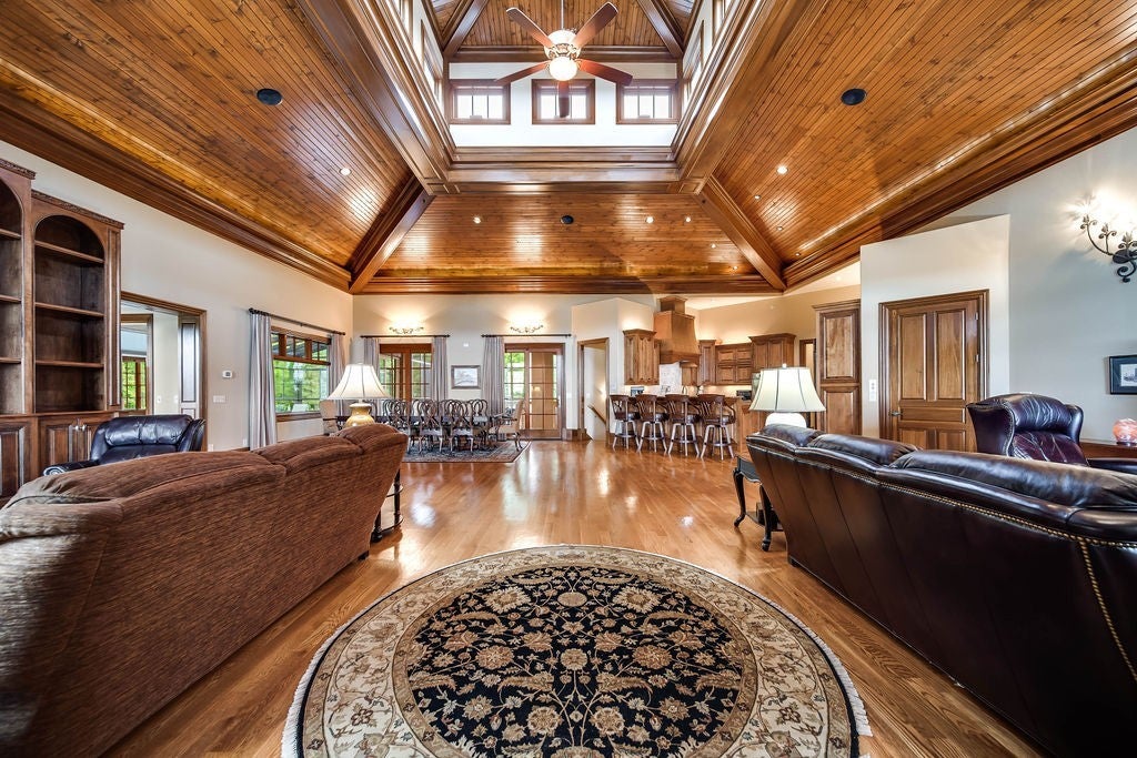 Hendersonville, Tennessee, 37075, United States, 4 Bedrooms Bedrooms, ,4 BathroomsBathrooms,Residential,Active,1936380