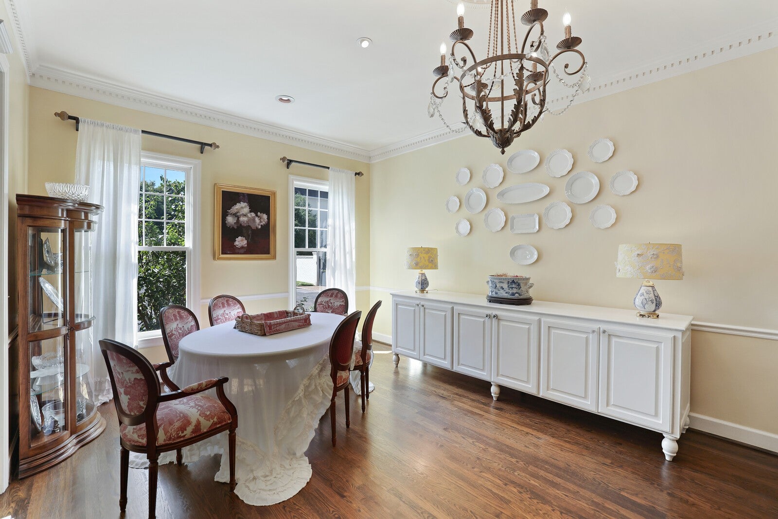 Nashville, Tennessee, 37205, United States, 4 Bedrooms Bedrooms, ,4 BathroomsBathrooms,Residential,Active,1953261