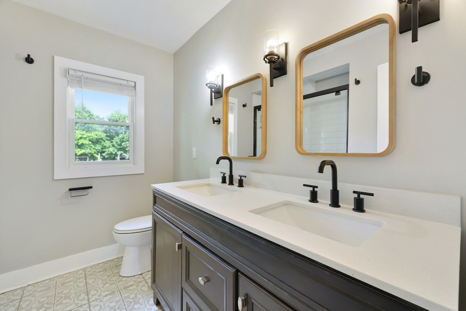 Nashville, Tennessee, 37206, United States, 4 Bedrooms Bedrooms, ,4 BathroomsBathrooms,Residential,Active,1953279