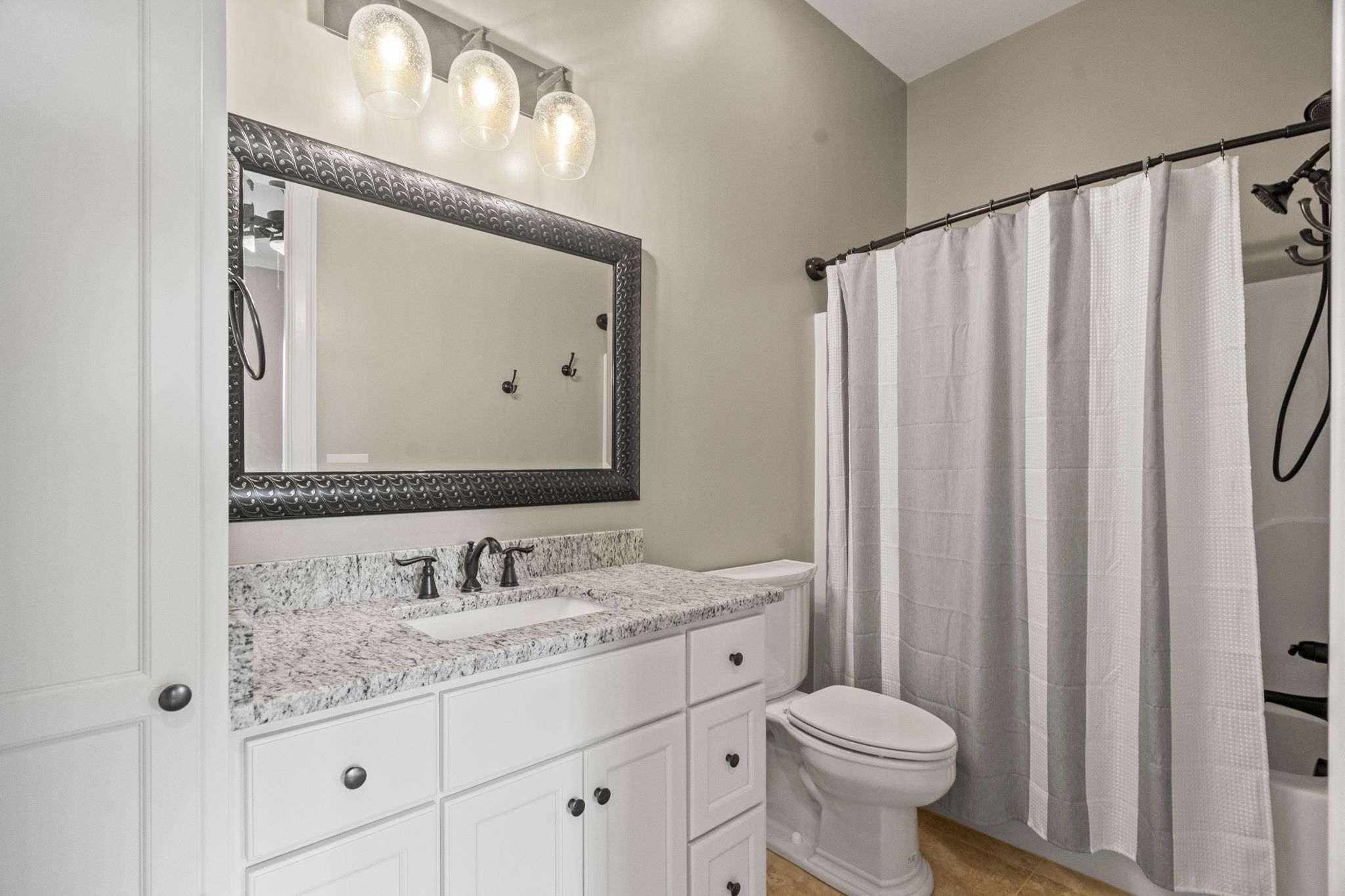 Cross Plains, Tennessee, 37049, United States, 5 Bedrooms Bedrooms, ,6 BathroomsBathrooms,Residential,Active,1919379