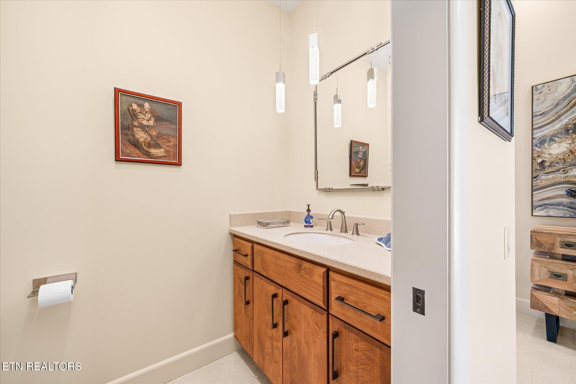 Crossville, Tennessee, 38558, United States, 4 Bedrooms Bedrooms, ,4 BathroomsBathrooms,Residential,Active,2011427