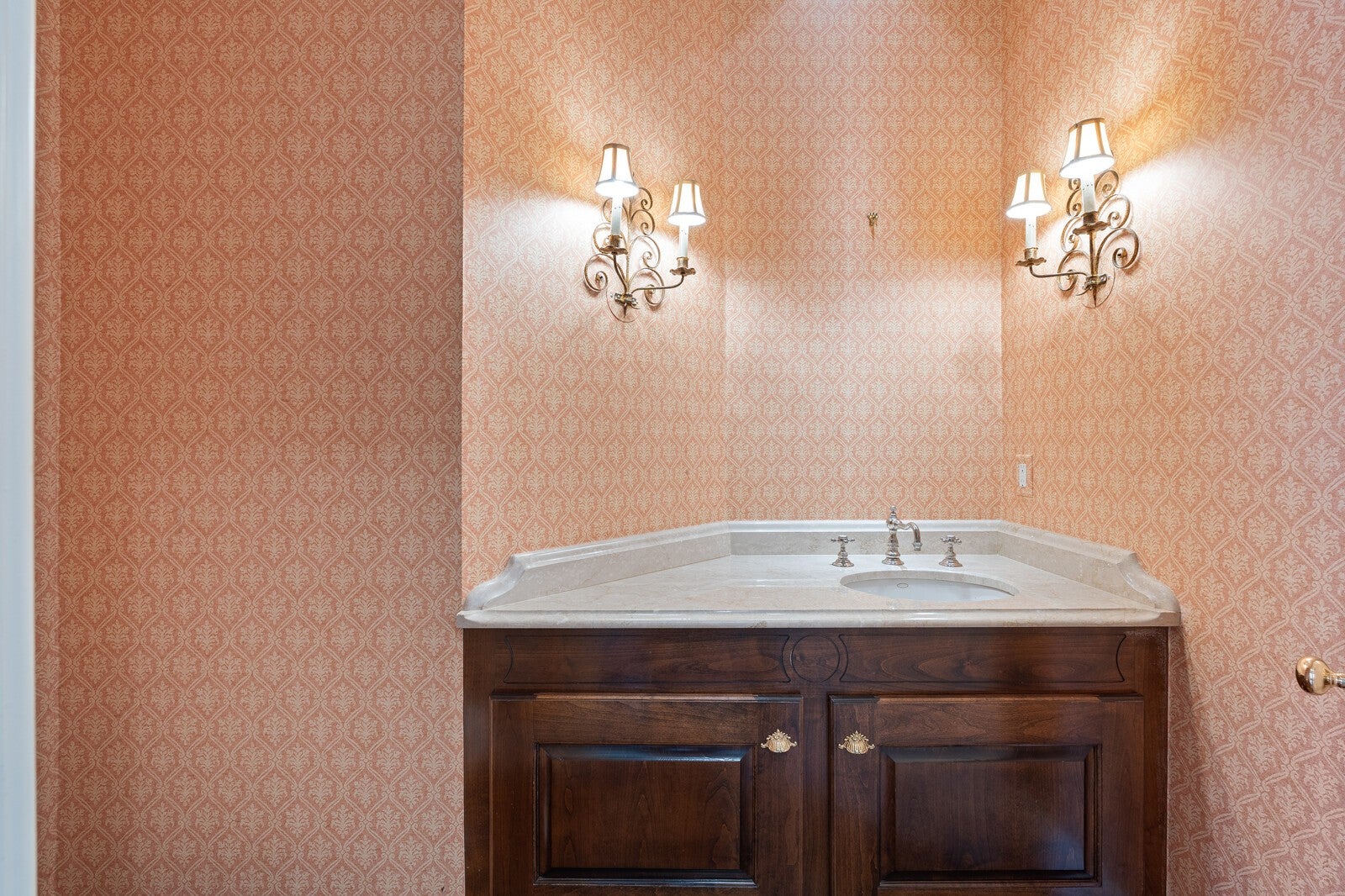 Nashville, Tennessee, 37205, United States, 5 Bedrooms Bedrooms, ,7 BathroomsBathrooms,Residential,Active,1965991