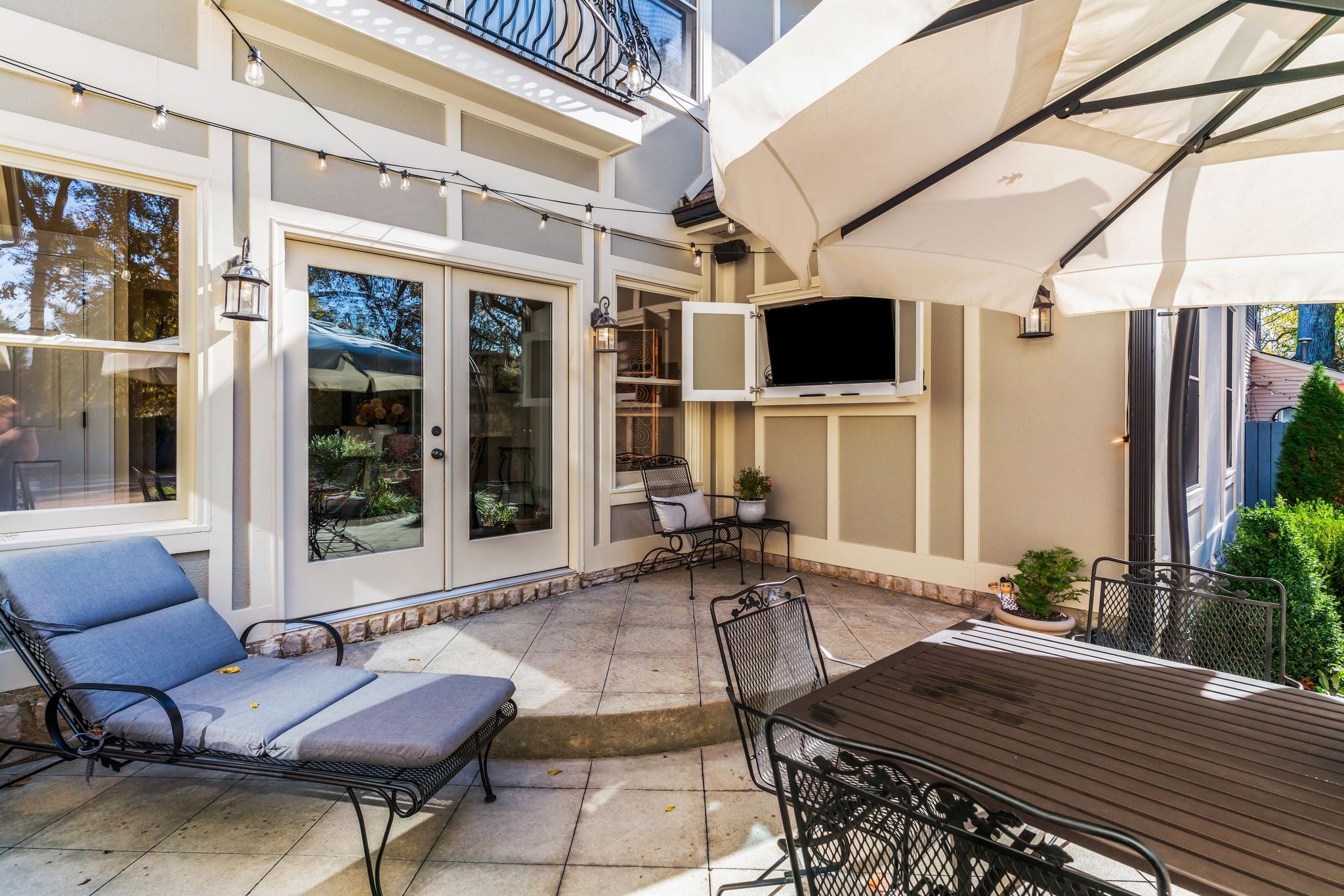 Nashville, Tennessee, 37215, United States, 4 Bedrooms Bedrooms, ,5 BathroomsBathrooms,Residential,Active,1988489