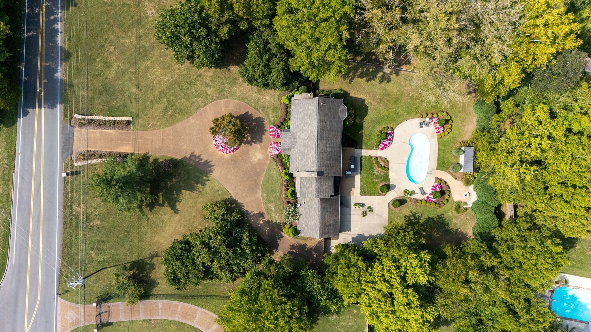 Nashville, Tennessee, 37221, United States, 4 Bedrooms Bedrooms, ,3 BathroomsBathrooms,Residential,Active,1967104