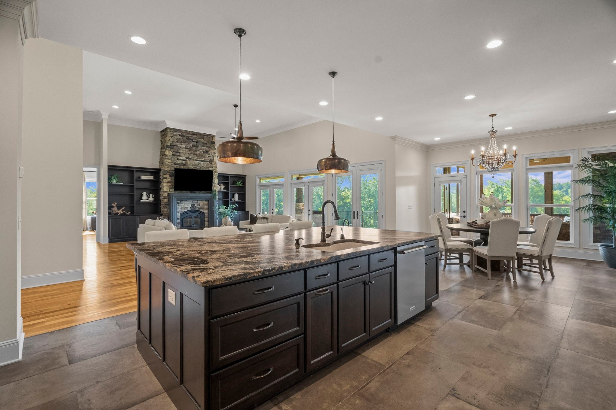 Cross Plains, Tennessee, 37049, United States, 5 Bedrooms Bedrooms, ,6 BathroomsBathrooms,Residential,Active,1919379