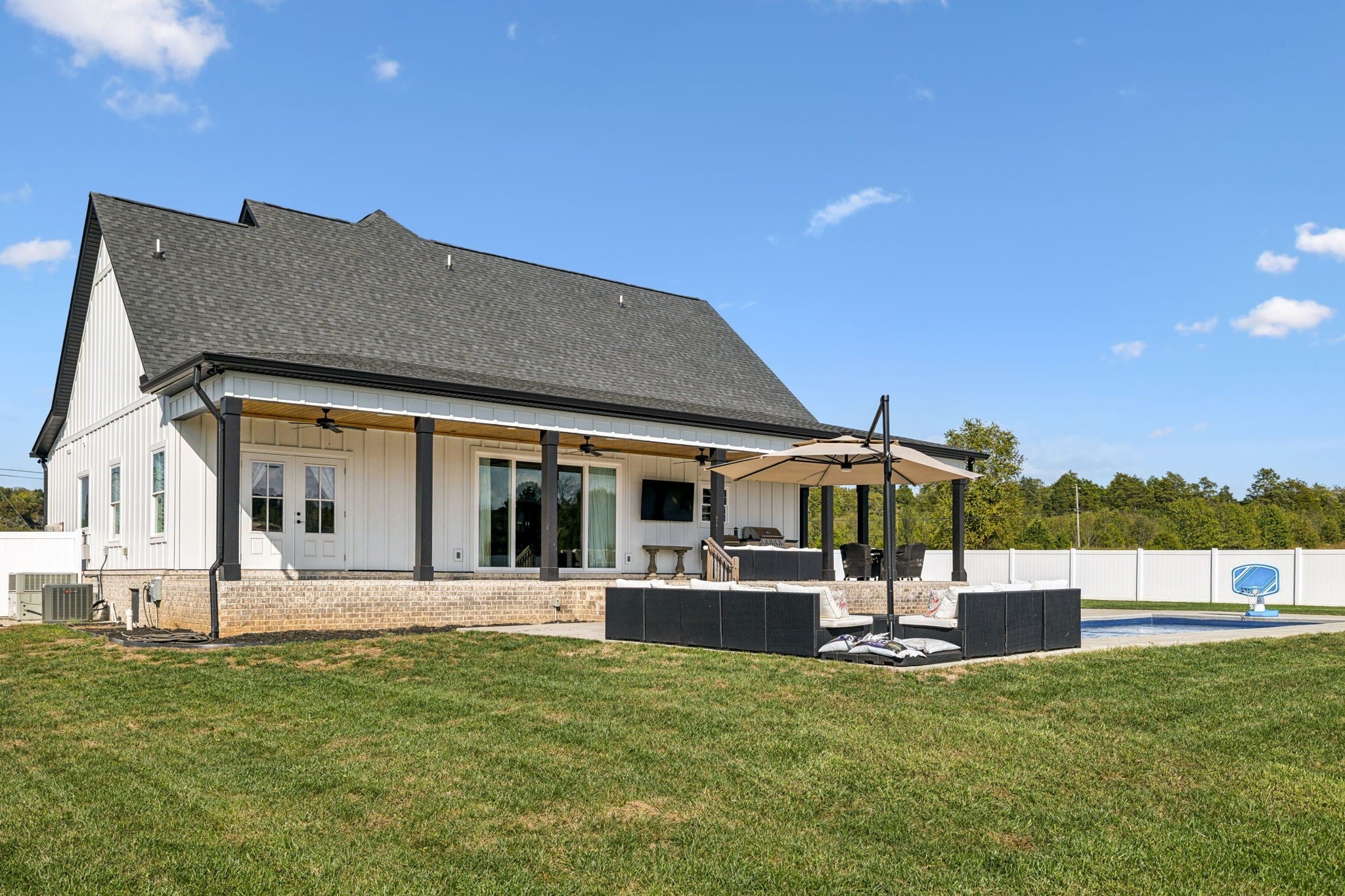 Lebanon, Tennessee, 37090, United States, 3 Bedrooms Bedrooms, ,4 BathroomsBathrooms,Residential,Active,2006888