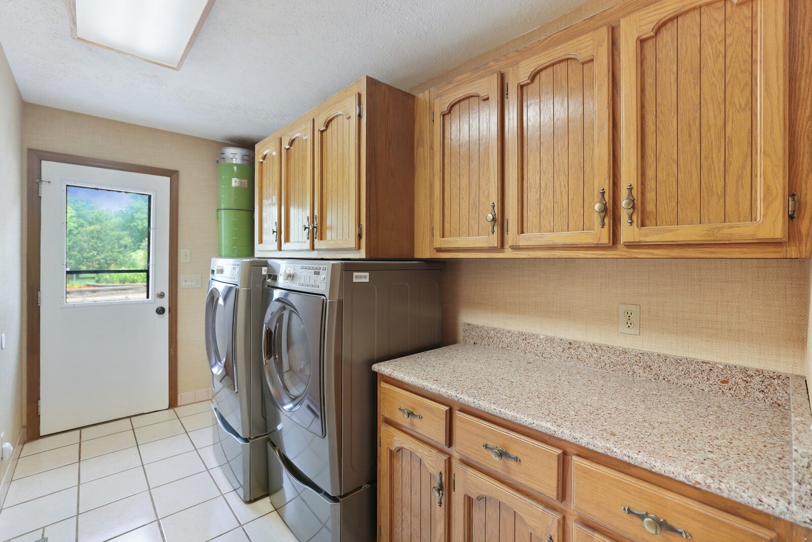 Goodlettsville, Tennessee, 37072, United States, 4 Bedrooms Bedrooms, ,4 BathroomsBathrooms,Residential,Active,1853351