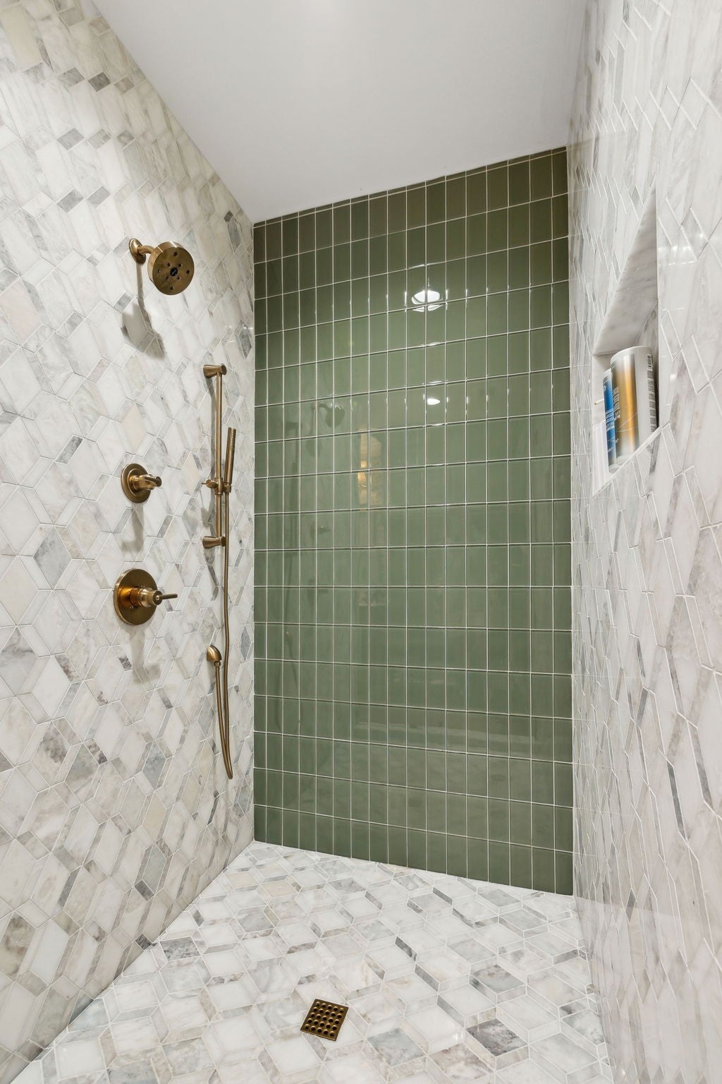 Hendersonville, Tennessee, 37075, United States, 4 Bedrooms Bedrooms, ,4 BathroomsBathrooms,Residential,Active,1889035