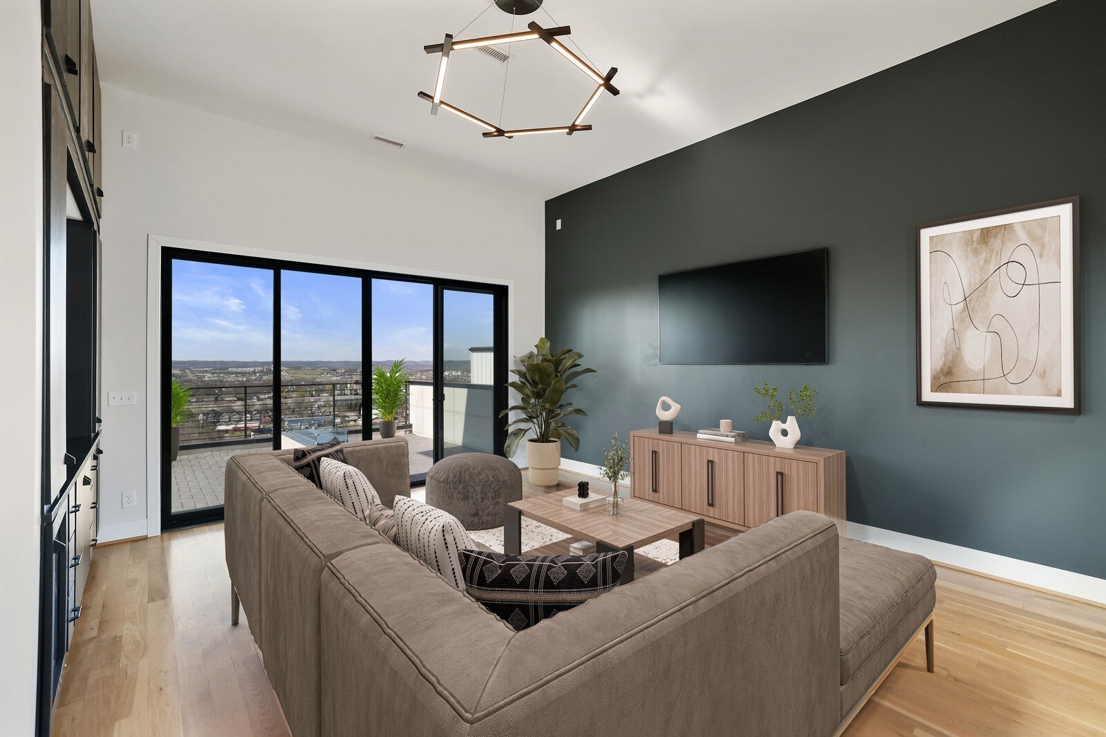 Nashville, Tennessee, 37209, United States, 4 Bedrooms Bedrooms, ,5 BathroomsBathrooms,Residential,Active,2007005