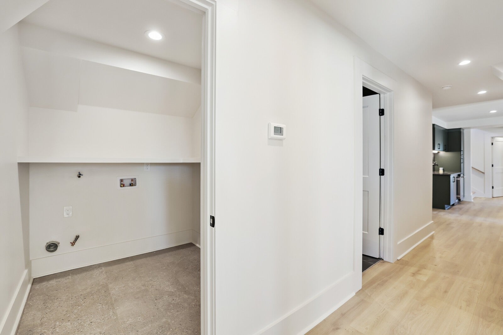 Hendersonville, Tennessee, 37075, United States, 5 Bedrooms Bedrooms, ,5 BathroomsBathrooms,Residential,Active,1988446