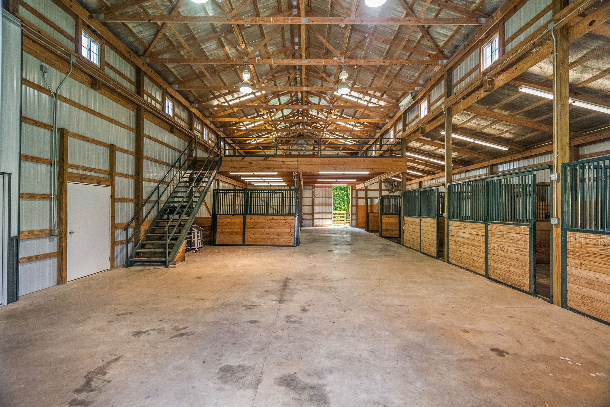 Cross Plains, Tennessee, 37049, United States, 5 Bedrooms Bedrooms, ,6 BathroomsBathrooms,Residential,Active,1919379