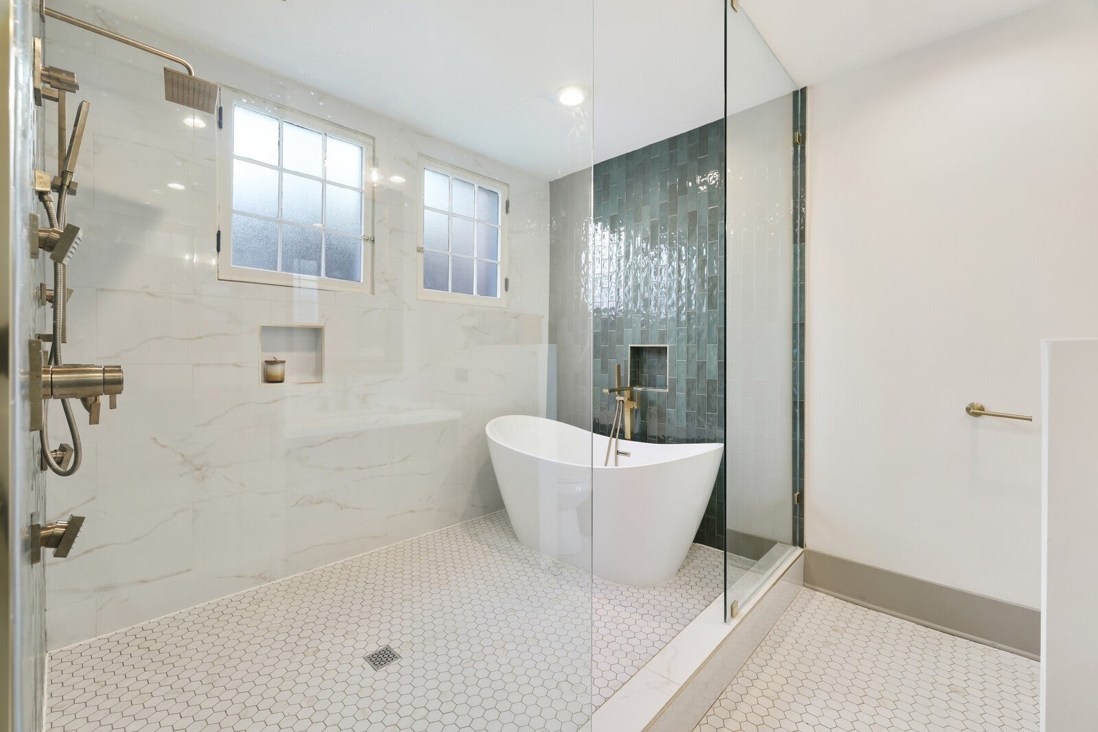 Nashville, Tennessee, 37206, United States, 4 Bedrooms Bedrooms, ,4 BathroomsBathrooms,Residential,Active,2007628