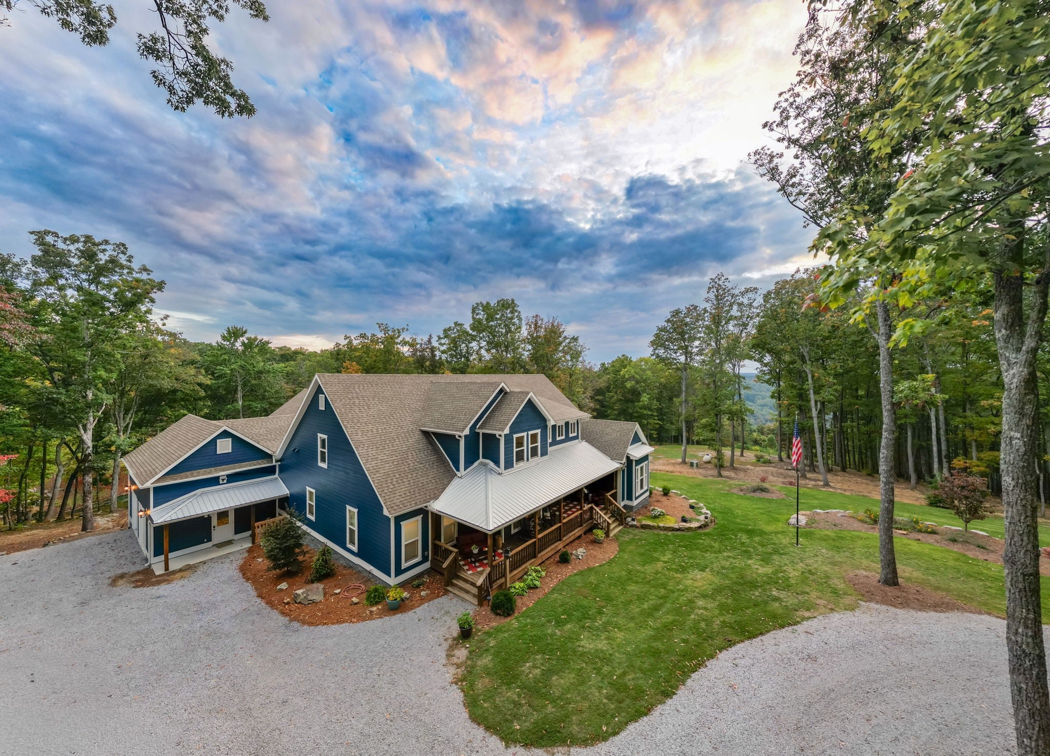 Altamont, Tennessee, 37301, United States, 4 Bedrooms Bedrooms, ,5 BathroomsBathrooms,Residential,Active,1967131