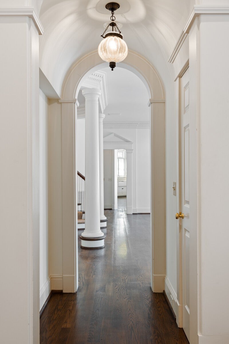 Nashville, Tennessee, 37205, United States, 5 Bedrooms Bedrooms, ,7 BathroomsBathrooms,Residential,Active,1965991