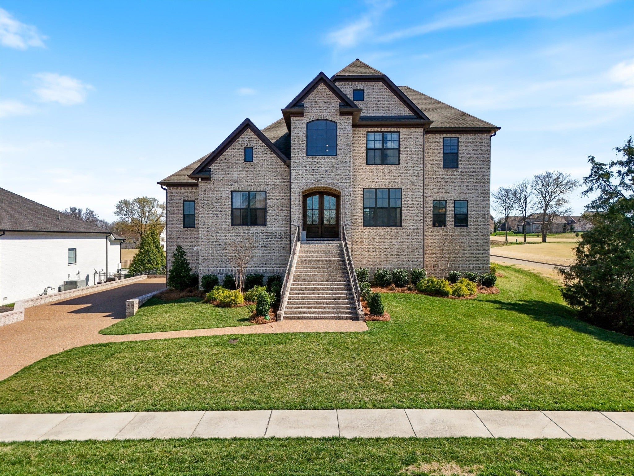 Gallatin, Tennessee, 37066, United States, 4 Bedrooms Bedrooms, ,6 BathroomsBathrooms,Residential,Active,1905350