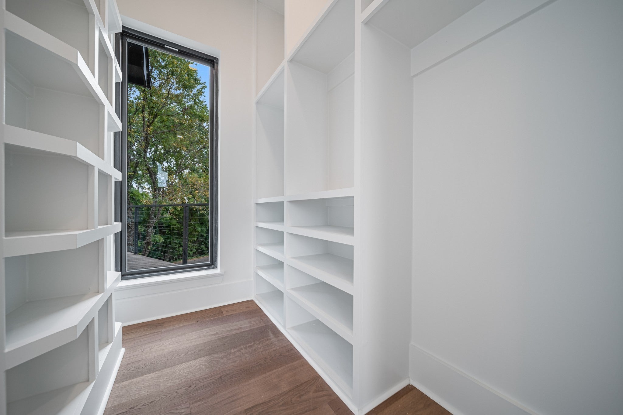 Nashville, Tennessee, 37209, United States, 4 Bedrooms Bedrooms, ,5 BathroomsBathrooms,Residential,Active,2007985