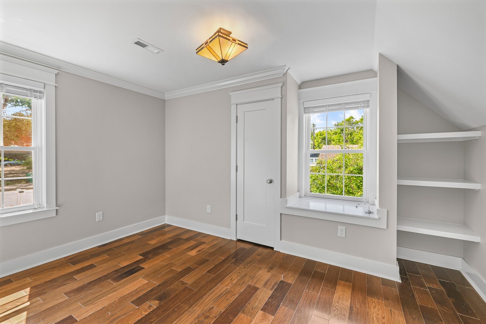 Nashville, Tennessee, 37212, United States, 4 Bedrooms Bedrooms, ,4 BathroomsBathrooms,Residential,Active,1999175