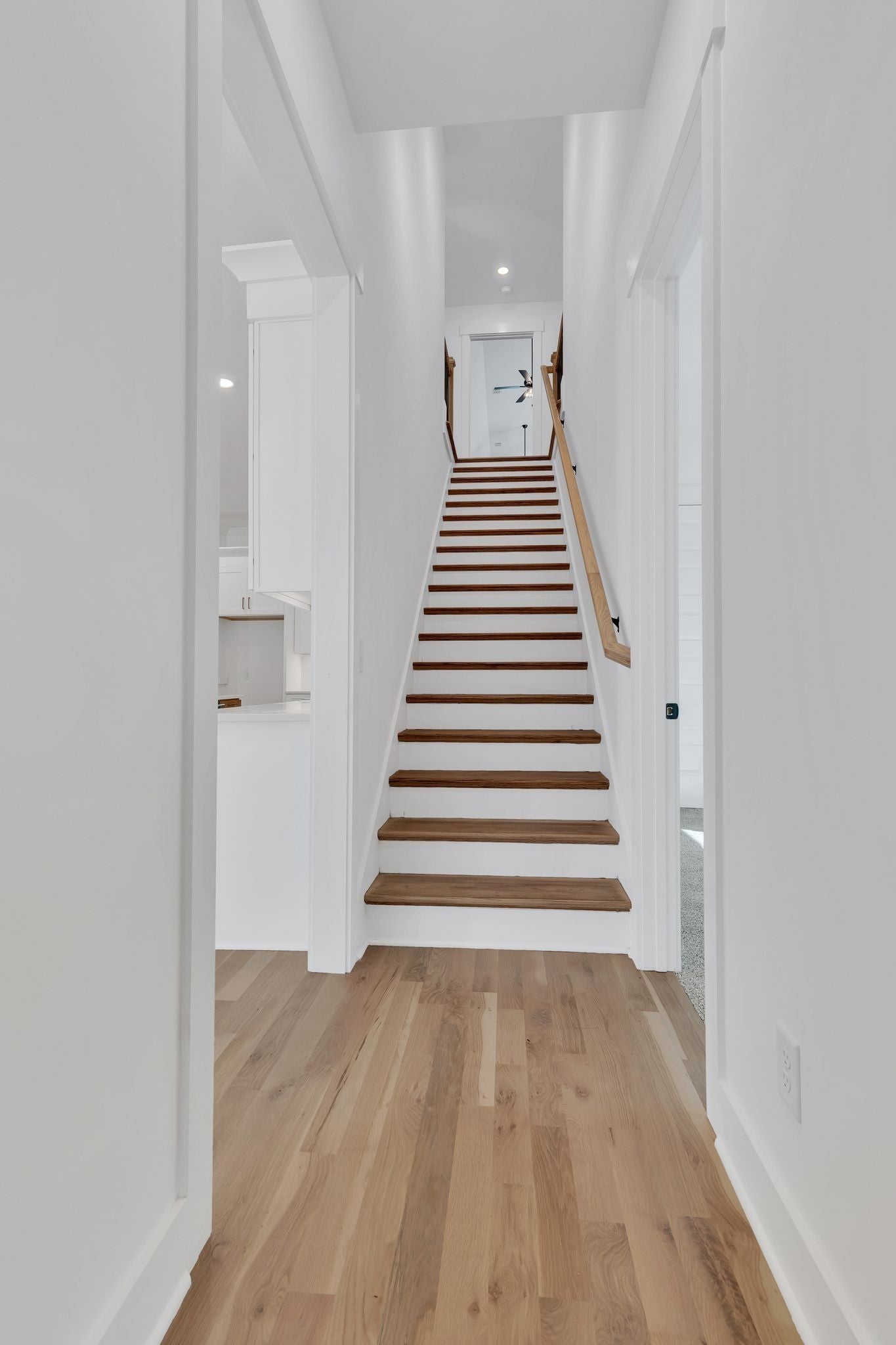 Hendersonville, Tennessee, 37075, United States, 4 Bedrooms Bedrooms, ,4 BathroomsBathrooms,Residential,Active,2011440