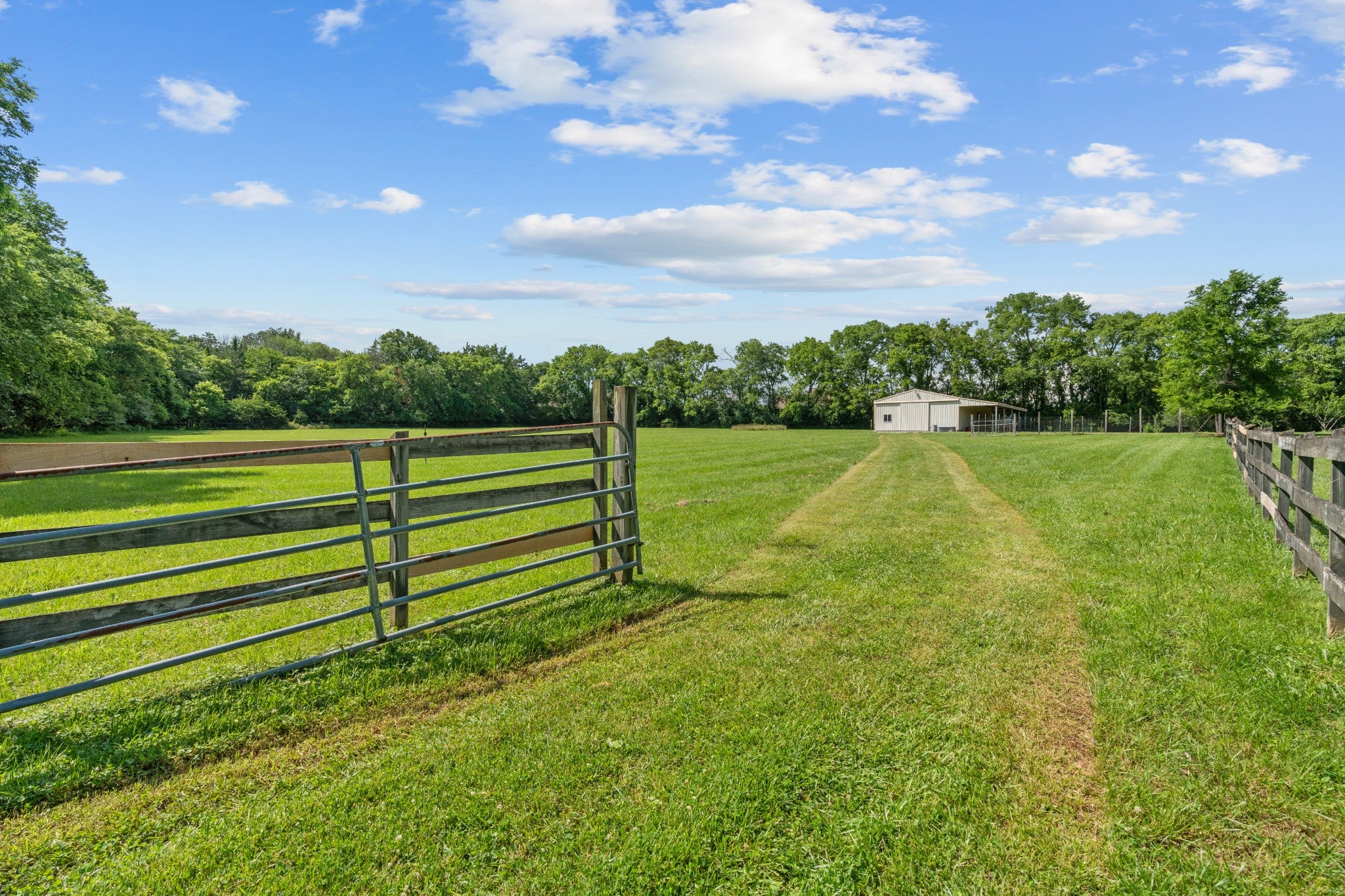 Gallatin, Tennessee, 37066, United States, 4 Bedrooms Bedrooms, ,5 BathroomsBathrooms,Residential,Active,1834473