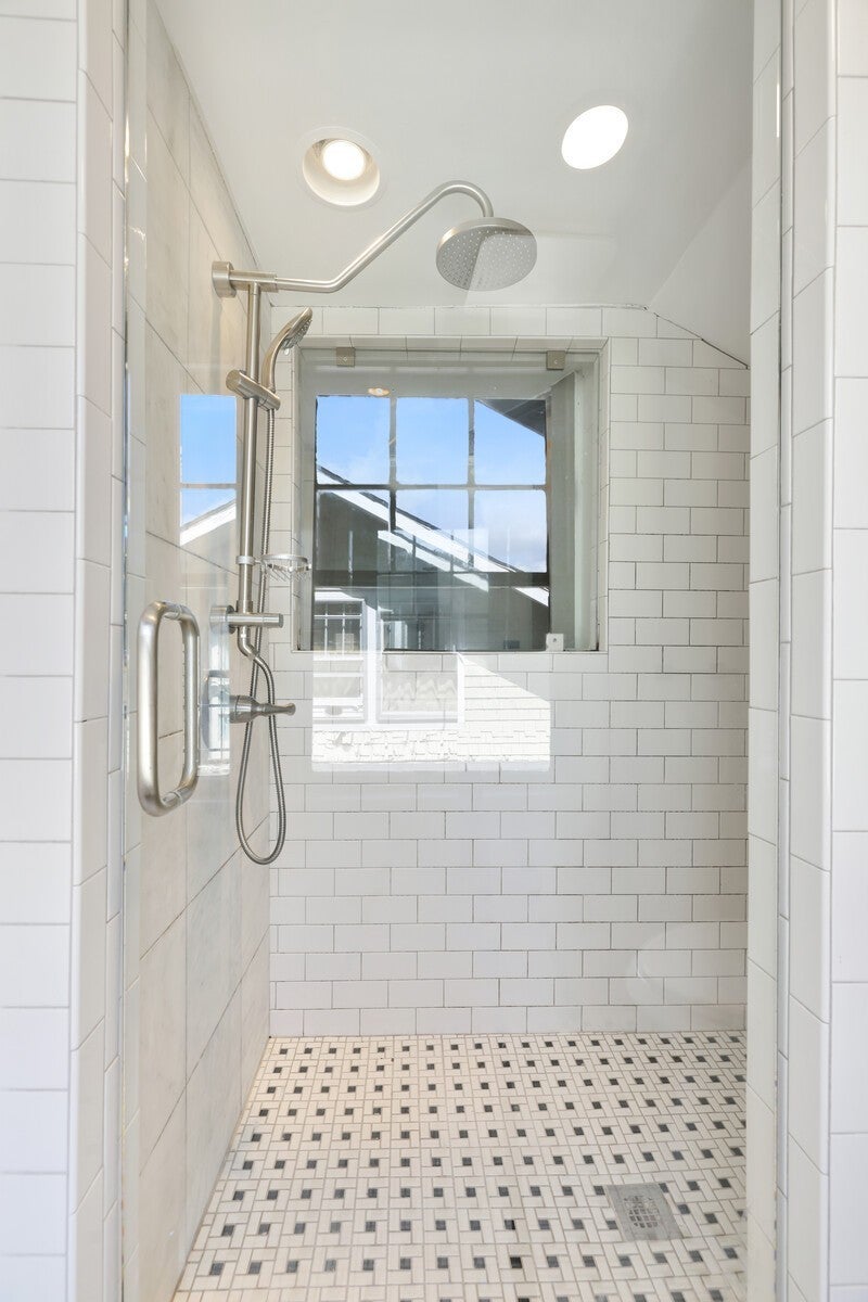 Nashville, Tennessee, 37206, United States, 4 Bedrooms Bedrooms, ,4 BathroomsBathrooms,Residential,Active,1953279
