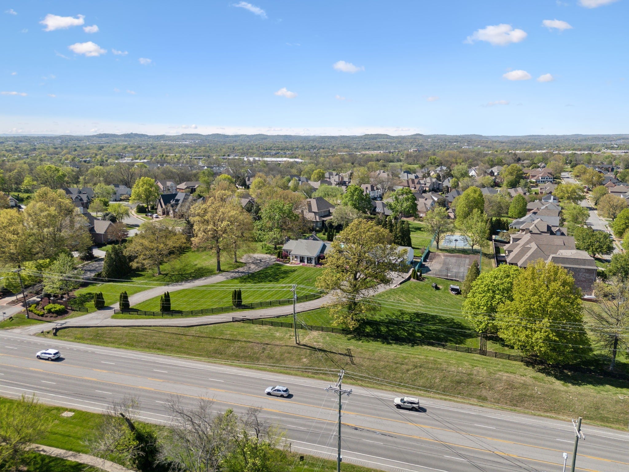 Hendersonville, Tennessee, 37075, United States, 4 Bedrooms Bedrooms, ,4 BathroomsBathrooms,Residential,Active,1889035