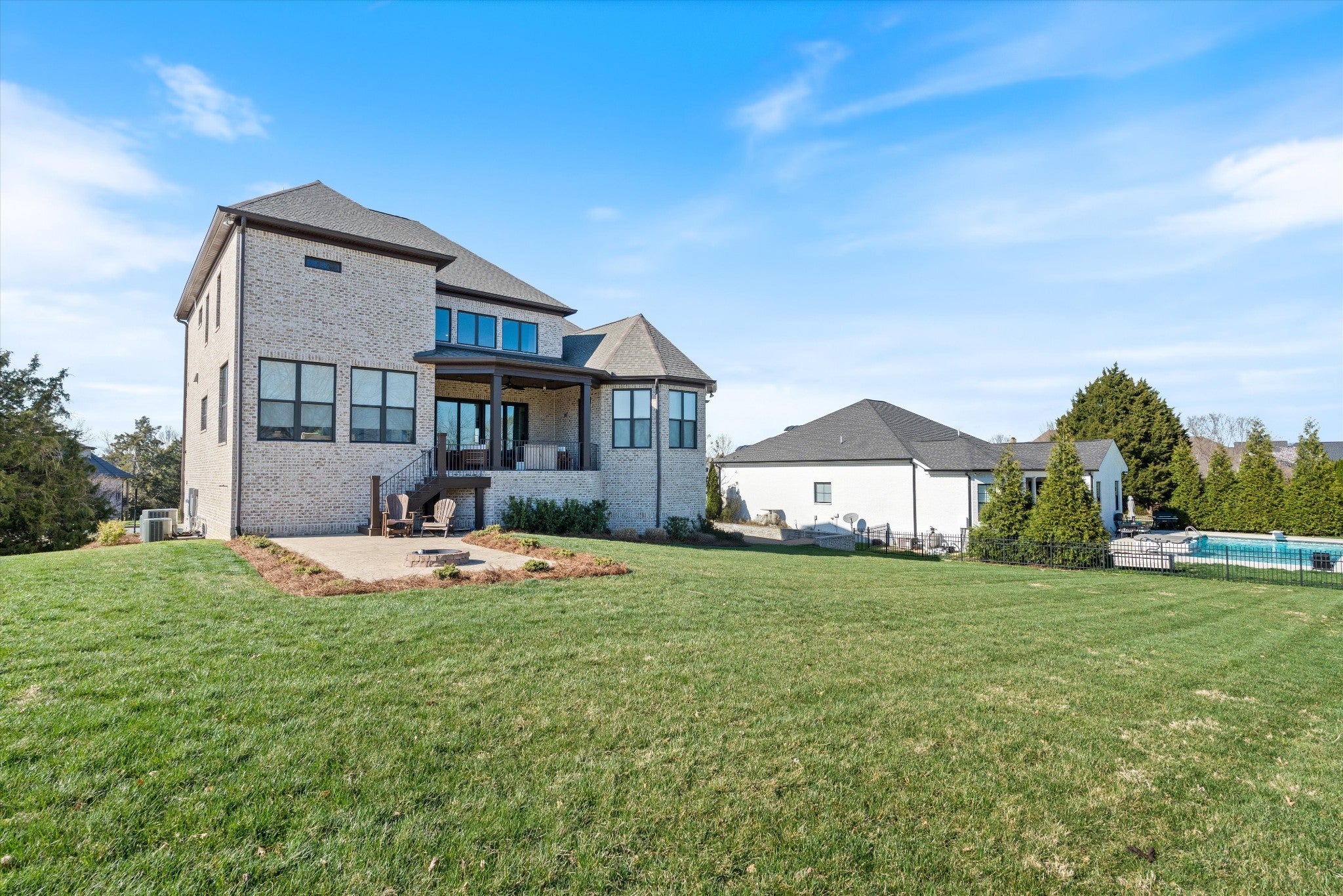 Gallatin, Tennessee, 37066, United States, 4 Bedrooms Bedrooms, ,6 BathroomsBathrooms,Residential,Active,1905350