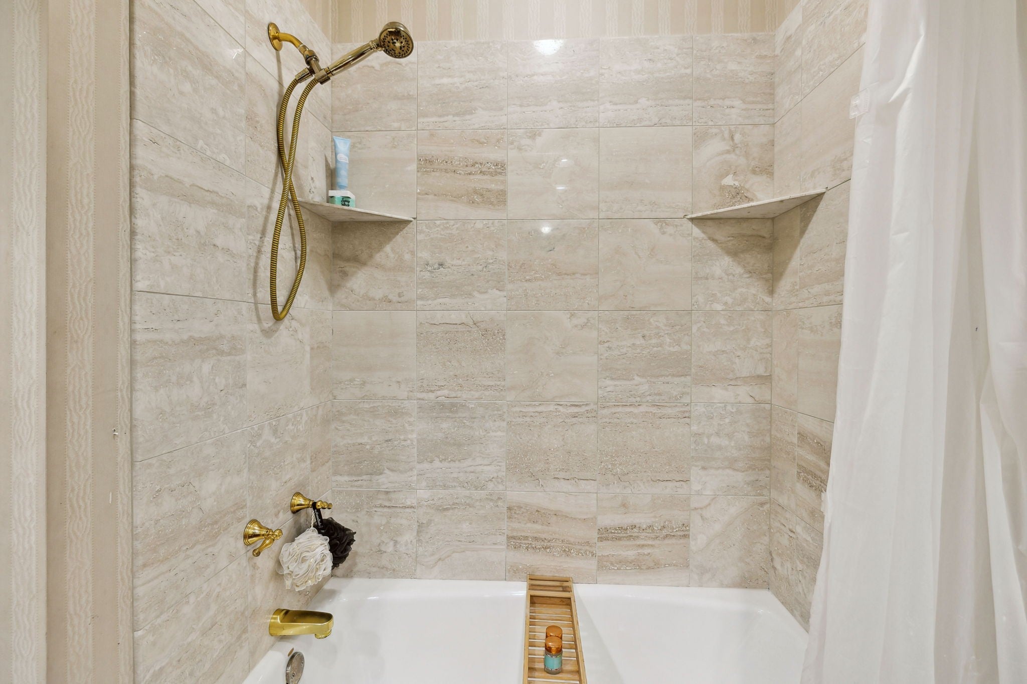 Hendersonville, Tennessee, 37075, United States, 4 Bedrooms Bedrooms, ,4 BathroomsBathrooms,Residential,Active,1889035