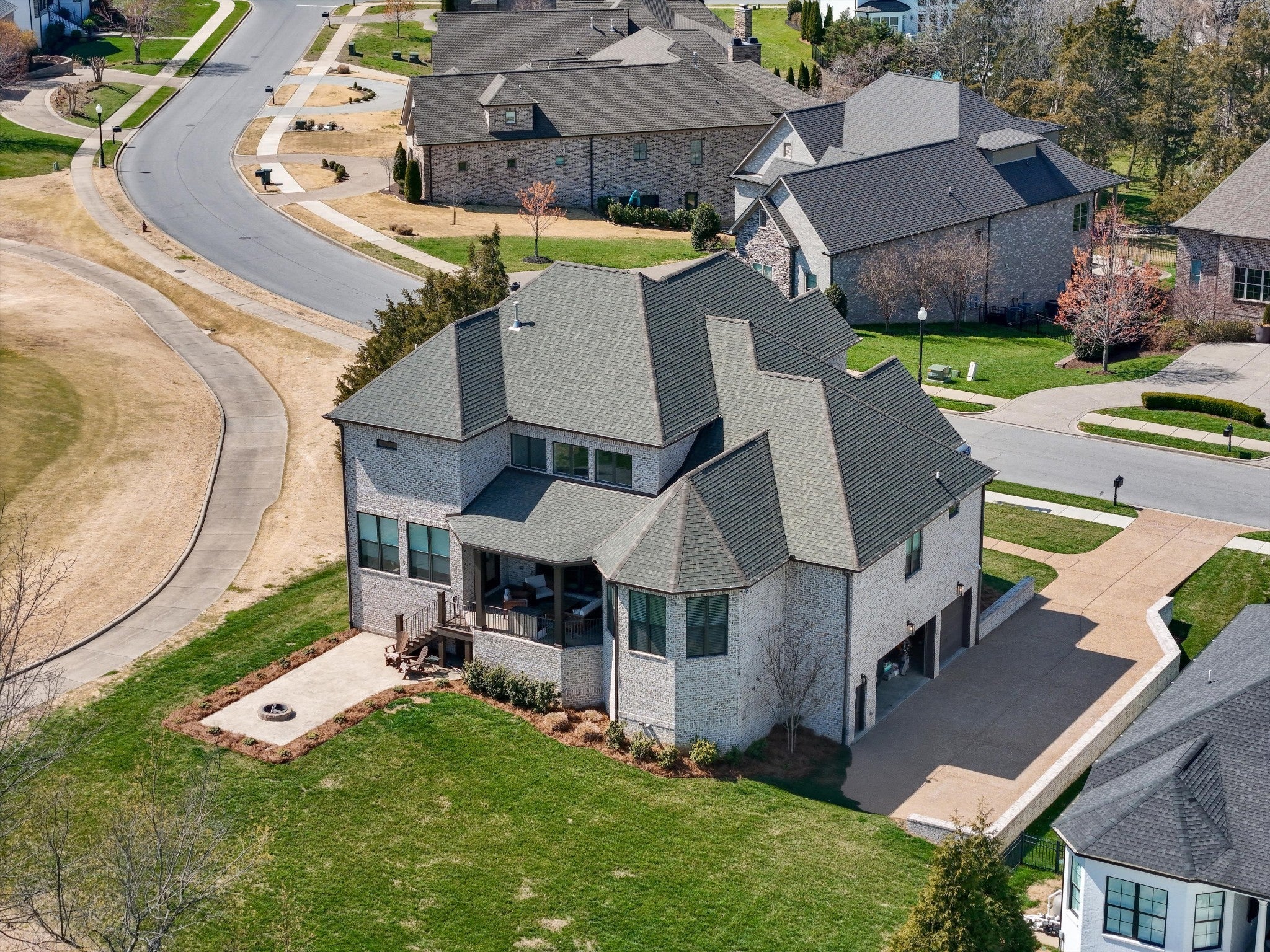 Gallatin, Tennessee, 37066, United States, 4 Bedrooms Bedrooms, ,6 BathroomsBathrooms,Residential,Active,1905350