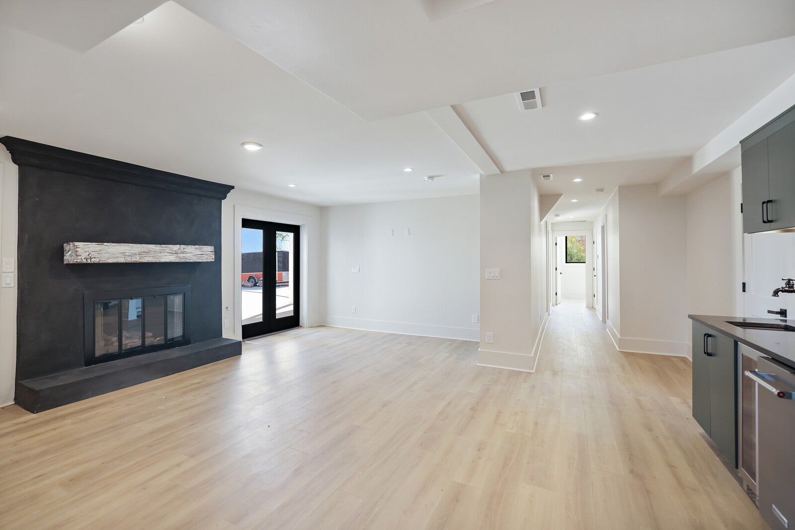 Hendersonville, Tennessee, 37075, United States, 5 Bedrooms Bedrooms, ,5 BathroomsBathrooms,Residential,Active,1988446