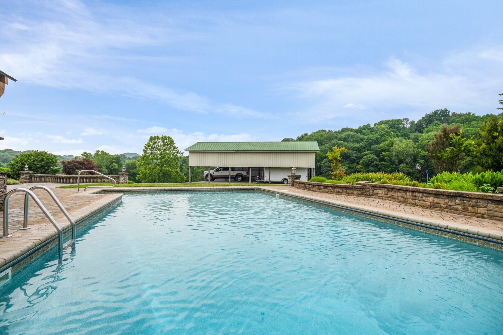 Goodlettsville, Tennessee, 37072, United States, 4 Bedrooms Bedrooms, ,4 BathroomsBathrooms,Residential,Active,1853351